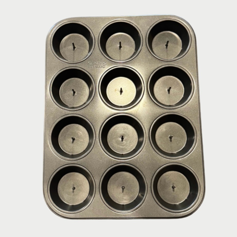 Chicago Metallic 12 Cupcake Surprise Gourmet Aluminum Nonstick Pan